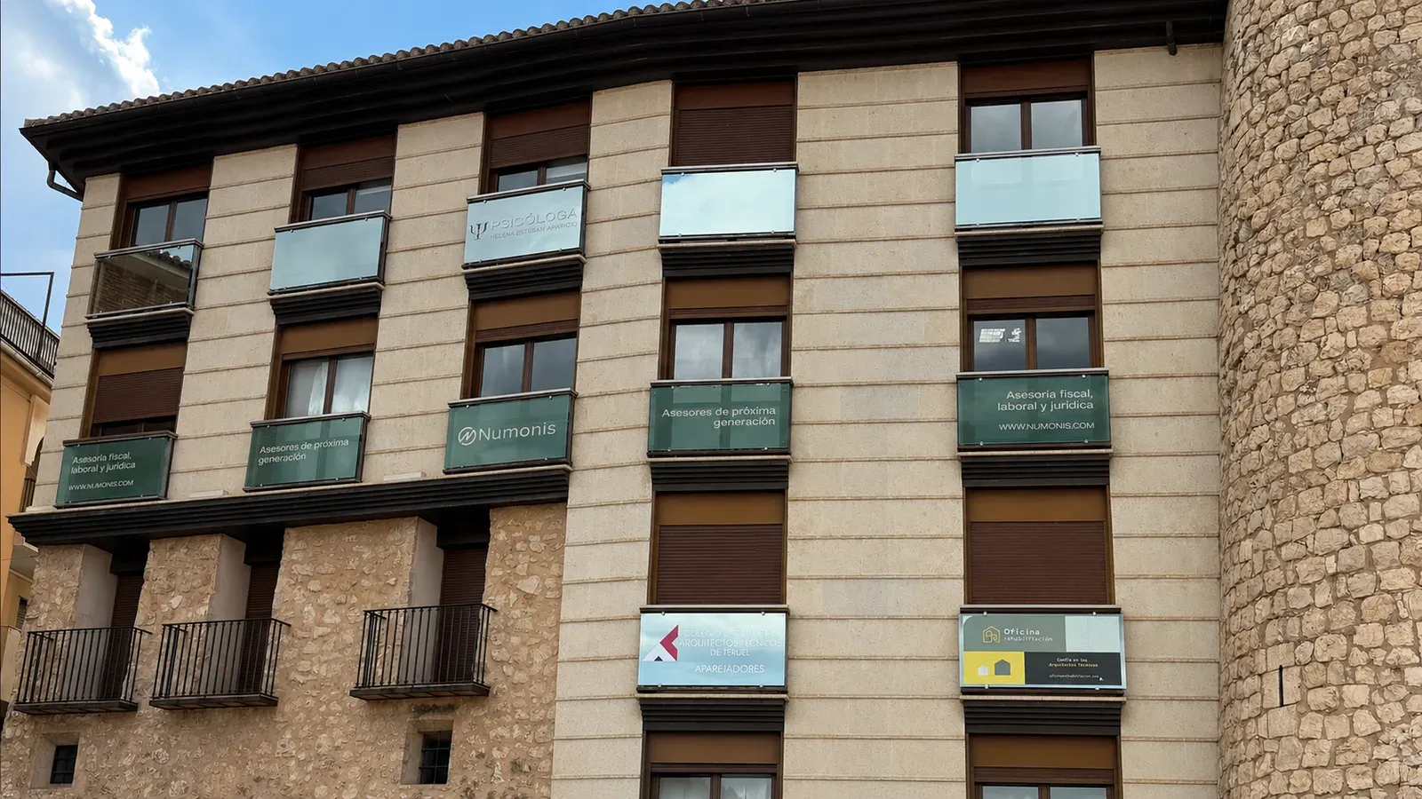 Fachada de la oficina de Numonis en Teruel
